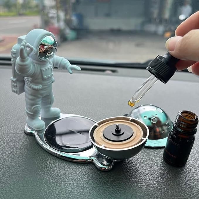 Astronaut Car Air Freshener (Car Solar Aromatherapy)